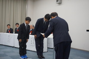 学校表彰授与の様子